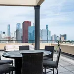 Apartment Lux Dtown Penthouses 9bd-9ba Sleep 25 Parking, Pool, Gym Chicago