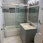 Spacious 2br Near Univ Of Away From Chicago
