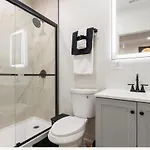 Modern 3Br Apt Near United Center