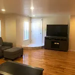 Spacious 2br Near Univ Of Away From * Chicago