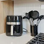Edgewater With Free Parking Gym Modern Living Apartment *