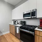 Apartment Steps From The Edgewater Modern 2bd 2ba