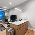 Steps From The Edgewater Modern 2bd 2ba Apartment Chicago