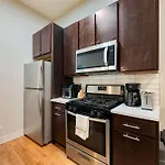 4br 3ba Pilsen Retreat - 10 Min From Downtown Apartment