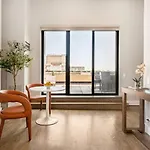 Downtown Penthouse 5bd Views Parking Gym *