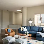 Lux Dtown Penthouses 9bd-9ba Sleep 25 Parking, Pool, Gym