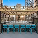 Downtown Penthouse 5bd Views Parking Gym