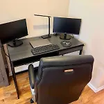 Spacious 2br Near Univ Of Away From