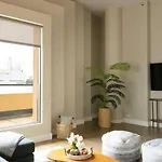 Dtown Penthouse 2bd Parking Gym, Pvt Patio #13 * Chicago