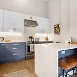 Downtown Penthouse 5bd Views Parking Gym Chicago