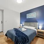 4br 3ba Pilsen Retreat - 10 Min From Downtown Apartment