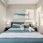 Apartment Edgewater With Free Parking Gym Modern Living Chicago