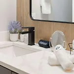 Modern 2-bd 2-ba Retreat Near Medical District Chicago
