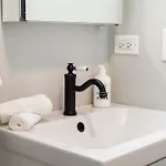 Apartment 4br 3ba Pilsen Retreat - 10 Min From Downtown