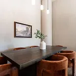 Apartment Downtown Penthouse 5bd Views Parking Gym *