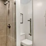 Apartment Lux Dtown Penthouses 9bd-9ba Sleep 25 Parking, Pool, Gym