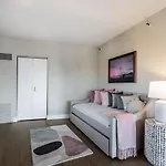 Downtown Penthouse 5bd Views Parking Gym * Chicago