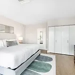 Apartment Lux Dtown Penthouses 9bd-9ba Sleep 25 Parking, Pool, Gym Chicago