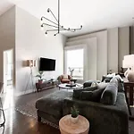 Apartment Lux Dtown Penthouses 9bd-9ba Sleep 25 Parking, Pool, Gym