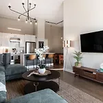 Lux Dtown Penthouses 9bd-9ba Sleep 25 Parking, Pool, Gym Chicago