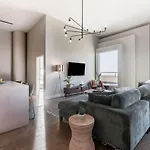 Lux Dtown Penthouses 9bd-9ba Sleep 25 Parking, Pool, Gym Chicago