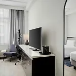Fairfield And Downtown/ Magnificent Mile 3*