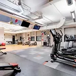 Downtown Chicago Stay With Free In & Out Parking 2