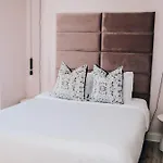 Hotel The Neighborhood - Lincoln Park *