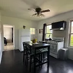 Prime Location - Cozy 3Bd Near Downtown! Free Parking & Fast Wifi!