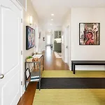 Bed & Breakfast House 5863- Chicago's Premier Chicago