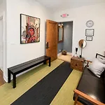 House 5863- Chicago's Premier Bed & Breakfast