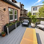 Bed & Breakfast House 5863- Chicago's Premier 4*