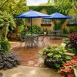 House 5863- Chicago's Premier Bed & Breakfast