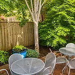 Bed & Breakfast House 5863- Chicago's Premier