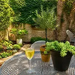House 5863- Chicago's Premier Bed & Breakfast 4*