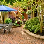 House 5863- Chicago's Premier Chicago