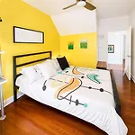 Bed & Breakfast House 5863- Chicago's Premier