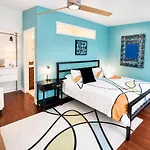 Bed & Breakfast House 5863- Chicago's Premier