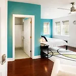 House 5863- Chicago\'S Premier Bed And Breakfast