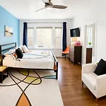 House 5863- Chicago's Premier Bed & Breakfast 4*