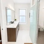 House 5863- Chicago's Premier Bed & Breakfast