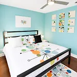 Bed & Breakfast House 5863- Chicago's Premier