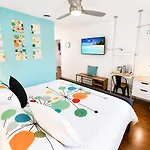 House 5863- Chicago's Premier Bed & Breakfast 4*