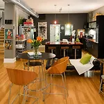 House 5863- Chicago's Premier 4*