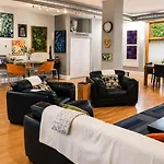 Bed & Breakfast House 5863- Chicago's Premier 4*