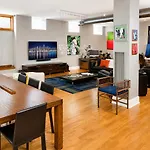 House 5863- Chicago's Premier 4* Chicago