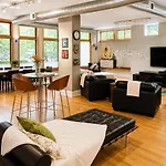 House 5863- Chicago's Premier Chicago