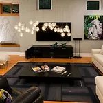 House 5863- Chicago's Premier Bed & Breakfast