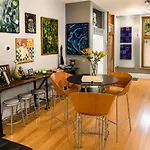 House 5863- Chicago's Premier Bed & Breakfast 4*