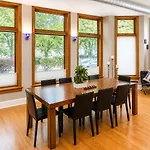 House 5863- Chicago's Premier Bed & Breakfast